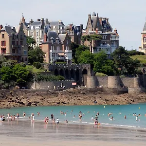 Proche St-malo, Plages, Appart 50m2 Avec Jardin Appartement Dinard